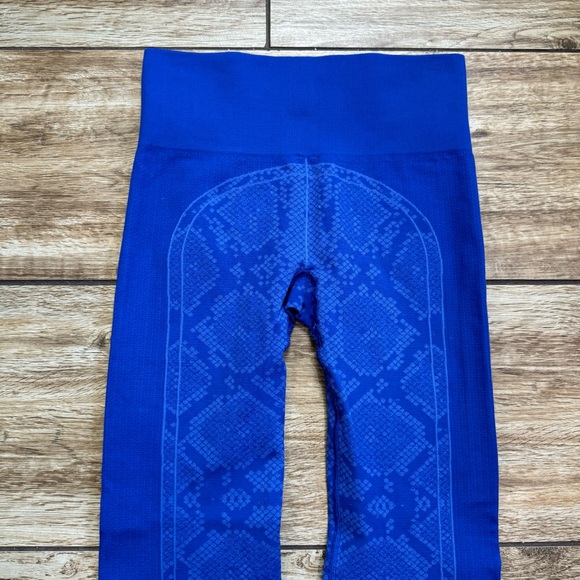 Lululemon Ebb To Street Pant Size 4 Heathered Sapphire Blue Seamless Leggings - Picture 10 of 16